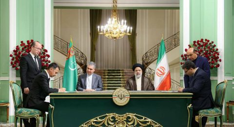 امضای سند جامع اقدام مشترک گمرکی بین روسای کل گمرک ایران و ترکمنستان در حضور رئیس جمهور