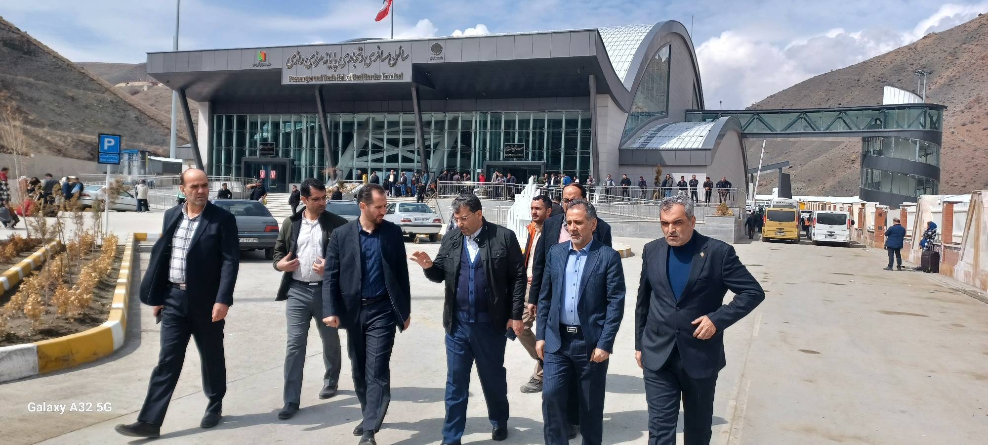 در چهارمین روز از سال ۱۴۰۲، معاون وزیر اقتصاد و رئیس کل گمرک ایران از گمرک مرزی رازی بازدید کرد