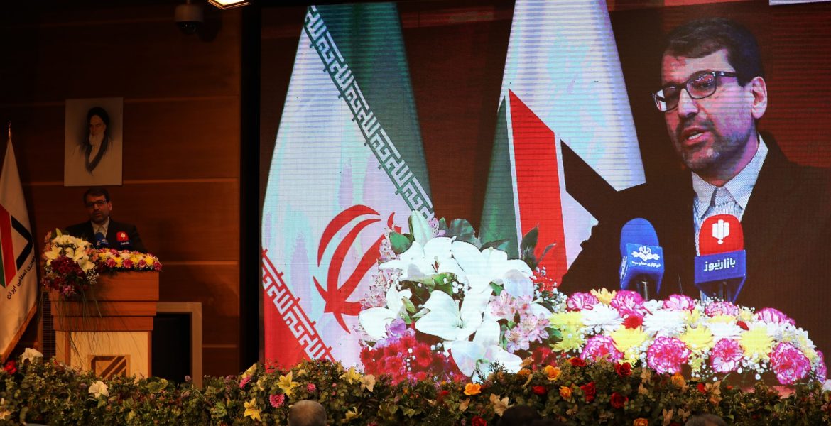 دکتر محمد رضوانی فر رئیس کل گمرک ایران در مراسم رونمایی از سند راهبردی گمرک جمهوری اسلامی ایران و به مناسبت روز جهانی گمرک و با حضور وزیر اقتصاد به تشریح ۶ محور تحول آفرین گمرک پرداخت.