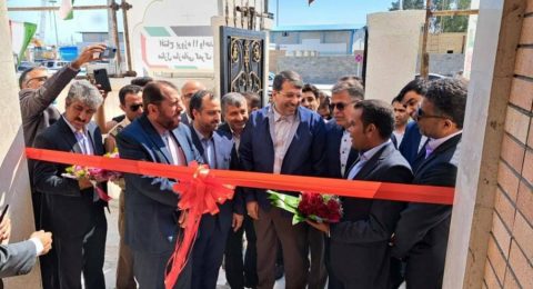 پروژه ۱۱ واحدی منازل سازمانی گمرک دیر با حضور وزیر امور اقتصادی و دارایی، معاون وزیر اقتصاد و رئیس کل گمرک ایران، ناظر گمرکات استان و مدیرکل گمرک بوشهر و تنی چند از مسئولین استانی و شهرستانی مورد بهره برداری قرار گرفت.