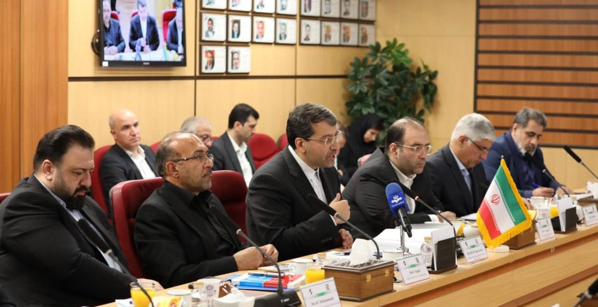 توسعه همکاری های ایران با اتحادیه اقتصادی اوراسیا برای رفع موانع گمرکی / تجارت ۳/۳ میلیارد دلاری ایران و اوراسیا در سال ۱۴۰۱ / شرکت های بزرگ و خوشنام تجاری خدمات ویژه دریافت می کنند