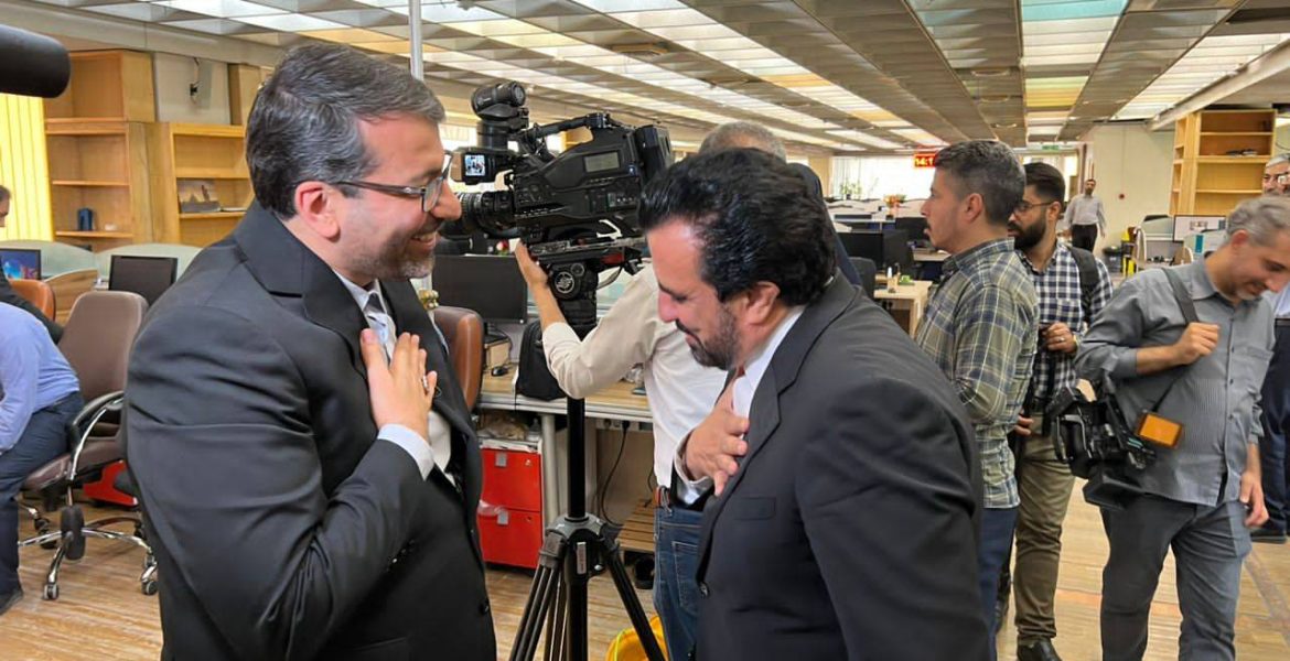 بازدید معاون وزیر اقتصاد و رییس کل گمرک ایران از خبرگزاری ایرنا و دیدار با مدیرعامل این خبرگزاری