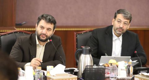 نشست مشترک دکتر رضوانی فر رئیس کل گمرک ایران و جمعی از مسئولان ستادی گمرک با دبیر و مدیران شورای عالی مناطق آزاد و ویژه اقتصادی کشور