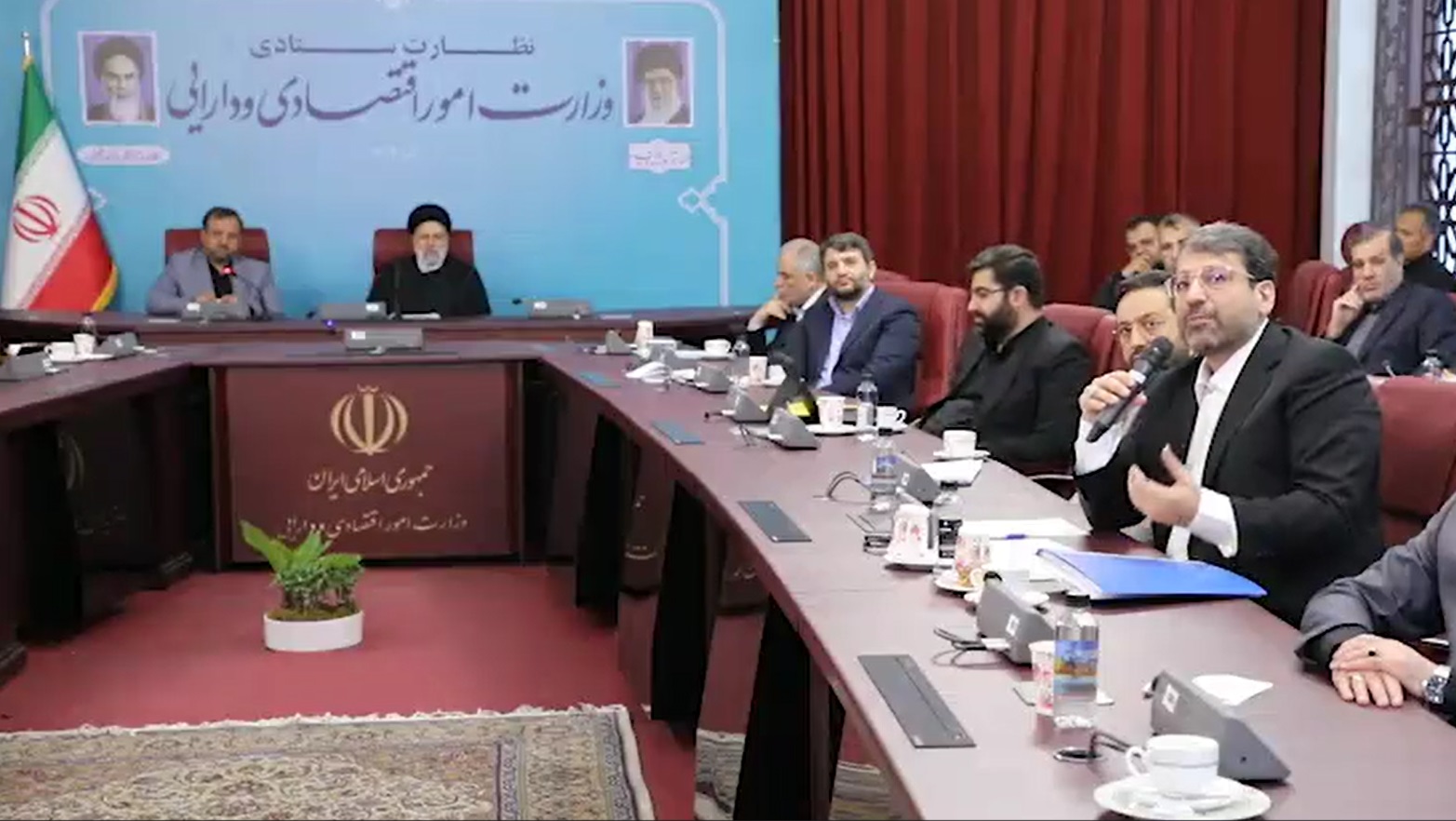 تشریح گزارش عملکرد گمرک از سوی دکتر رضوانی فر در حضور رئیس جمهور