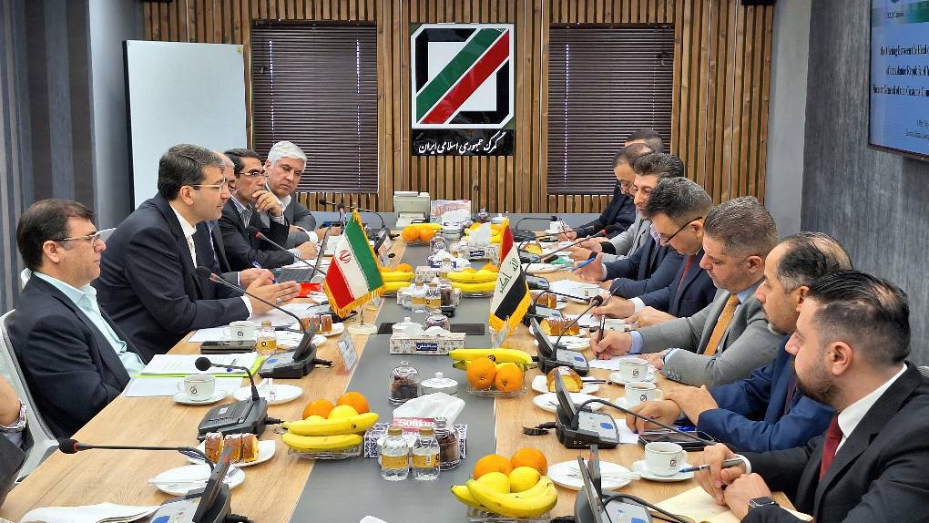 دیدار محمد رضوانی‌فر معاون وزیر اقتصاد و رئیس کل گمرک ایران و حسن حمود حسانی مشاور وزارت مالیه و رئیس کل گمرک عراق در تهران