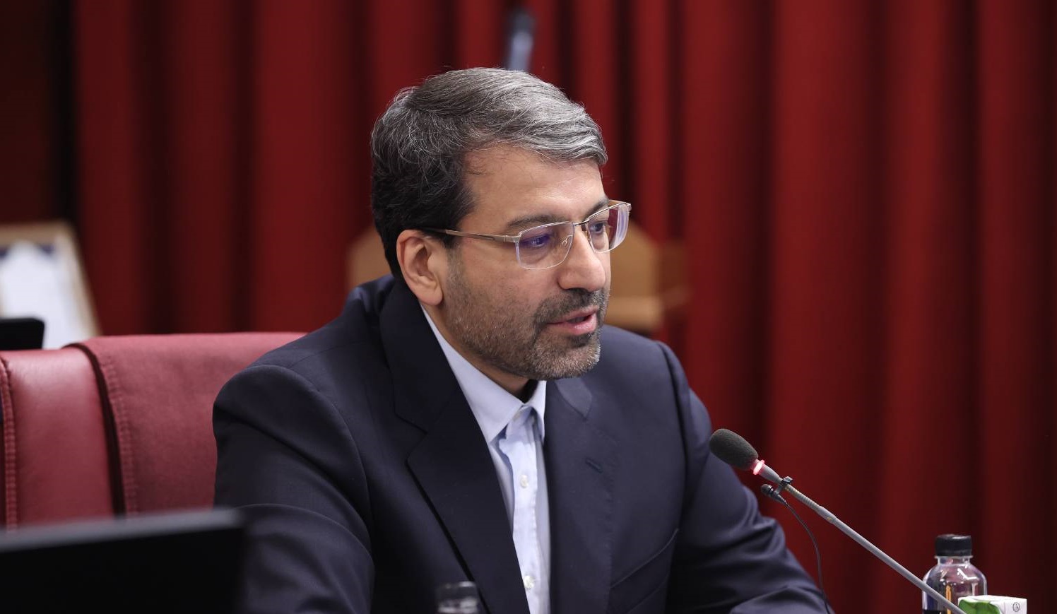 دکتر رضوانی فر: تسهیلات گمرک به فعالان اقتصادی