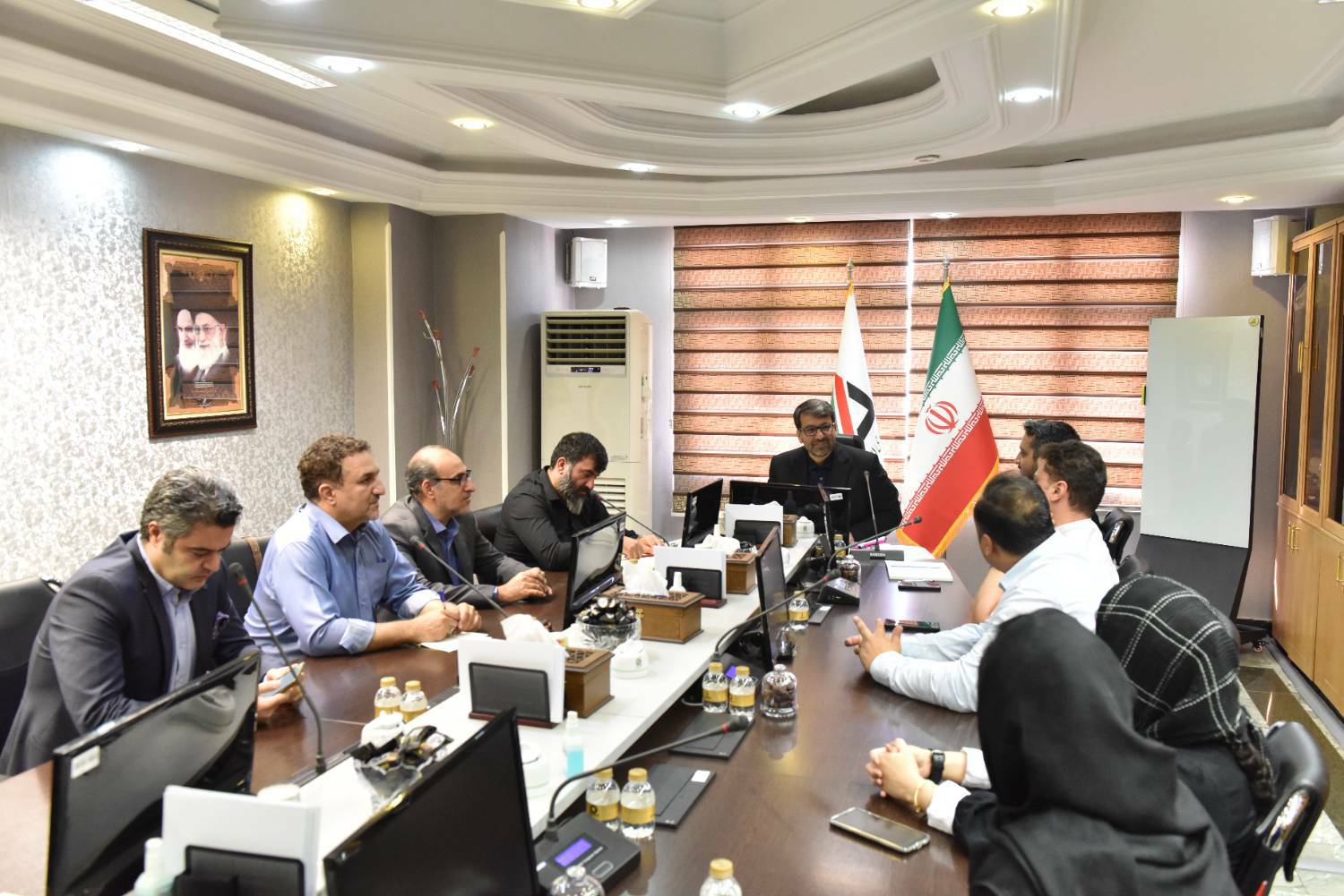 دیدار رئیس کل گمرک ایران با اعضای انجمن تولیدکنندگان تلفن همراه
