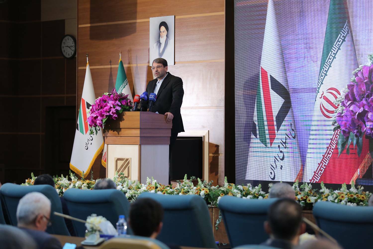 محمد رضوانی فر معاون وزیر اقتصاد و رئیس کل گمرک ایران در نشست اختتامیه مدیران گمرک: گمرک اصلی ترین سازمان ارائه دهنده خدمات در مرزها است